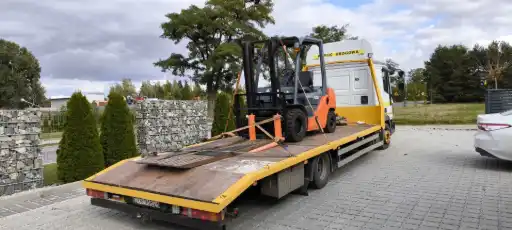 Używany wózek widłowy Toyota na lawecie