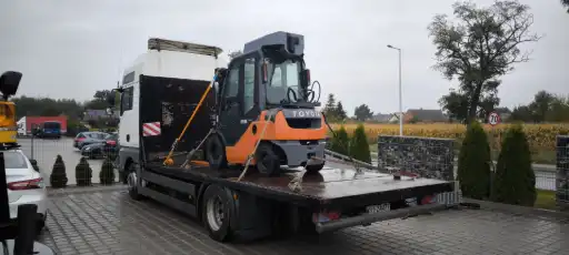 Używany wózek widłowy Toyota na lawecie