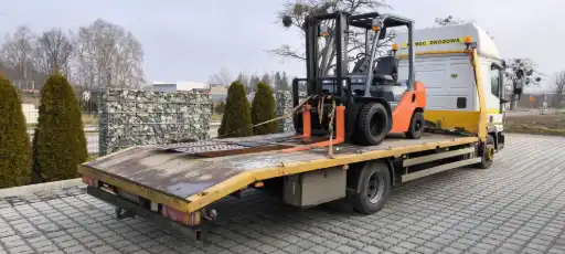 Używany wózek widłowy Toyota na lawecie