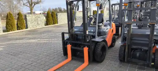 Używany wózek widłowy Toyota na blozn