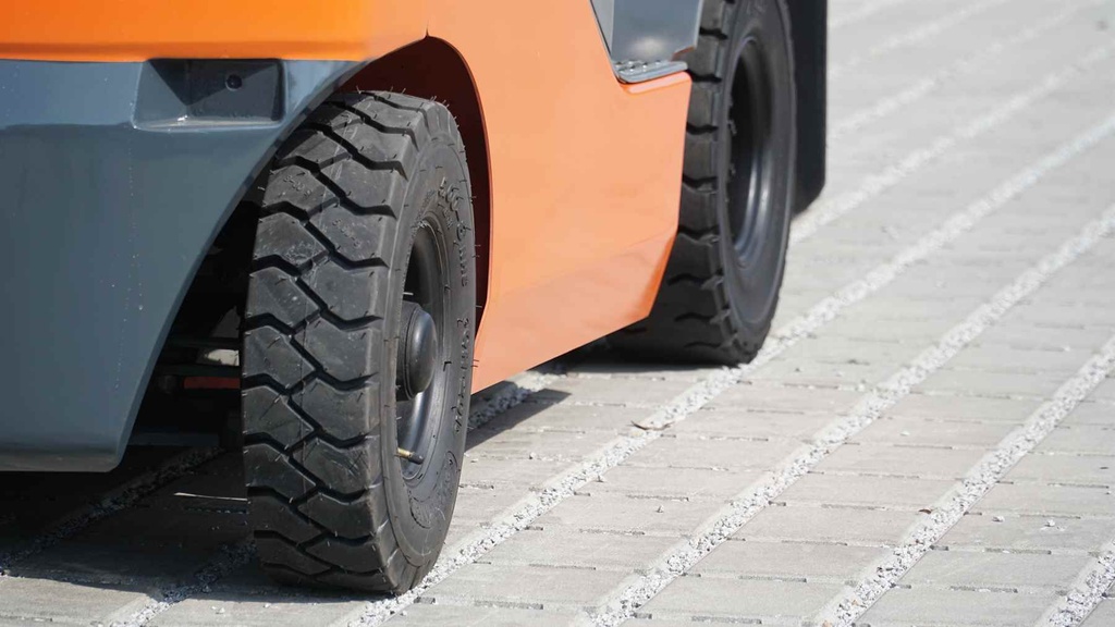 Wózek widłowy używany Toyota 8FGL15 /#604/