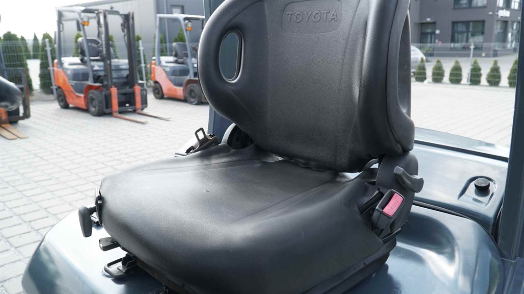 Wózek widłowy używany Toyota 8FGL15 /#604/