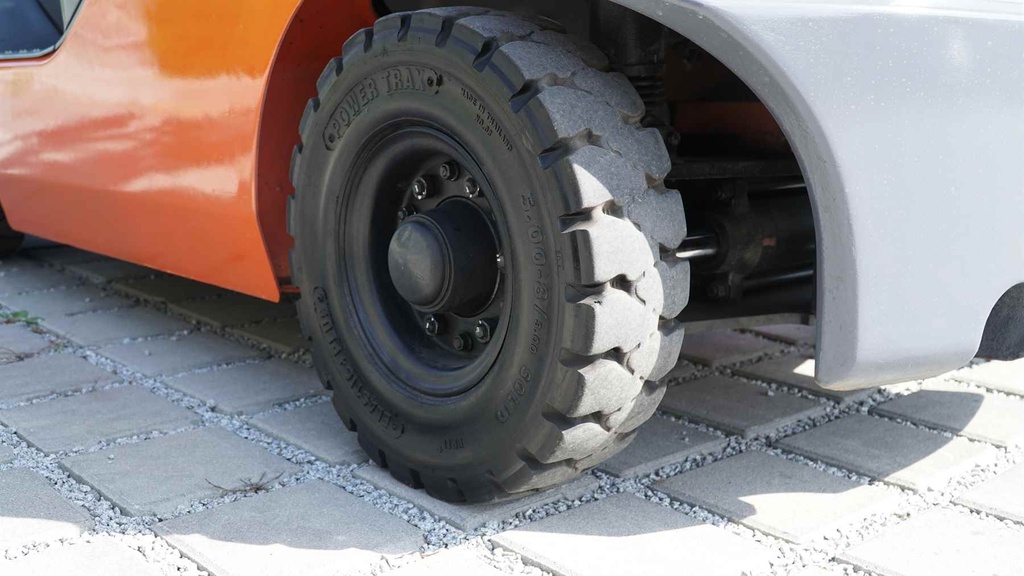 Wózek widłowy używany Toyota  02-8FGL15 /#496/