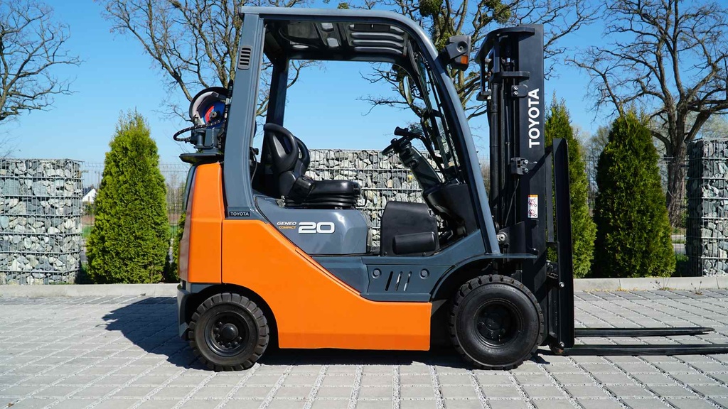 Wózek widłowy używany Toyota 02-8FGK20 /#268/
