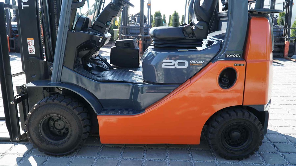 Wózek widłowy używany Toyota 02-8FGK20 /#268/