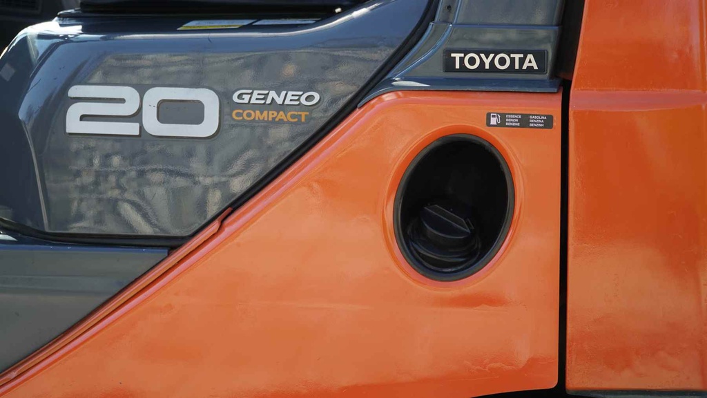 Wózek widłowy używany Toyota 02-8FGK20 /#268/