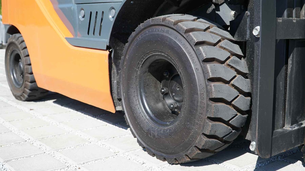 Wózek widłowy używany Toyota 02-8FGK20 /#268/