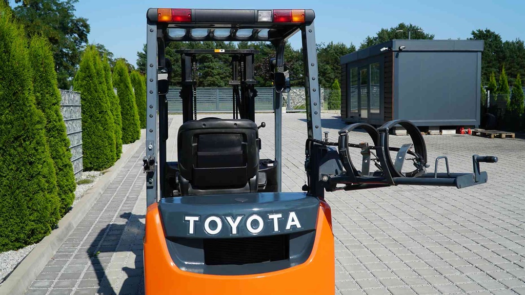 Wózek Widłowy Używany Toyota  02-8FGL15 /#607/