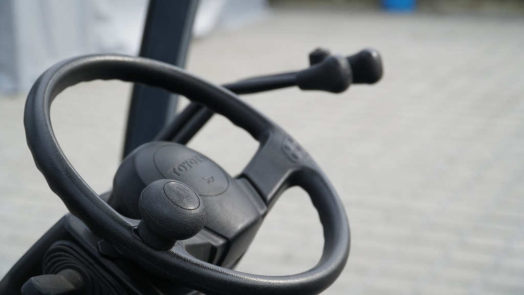 Wózek widłowy używany Toyota 02-8FGL20 /#913/