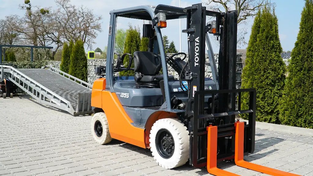 Wózek widłowy używany Toyota 02-8FG25 /#910/