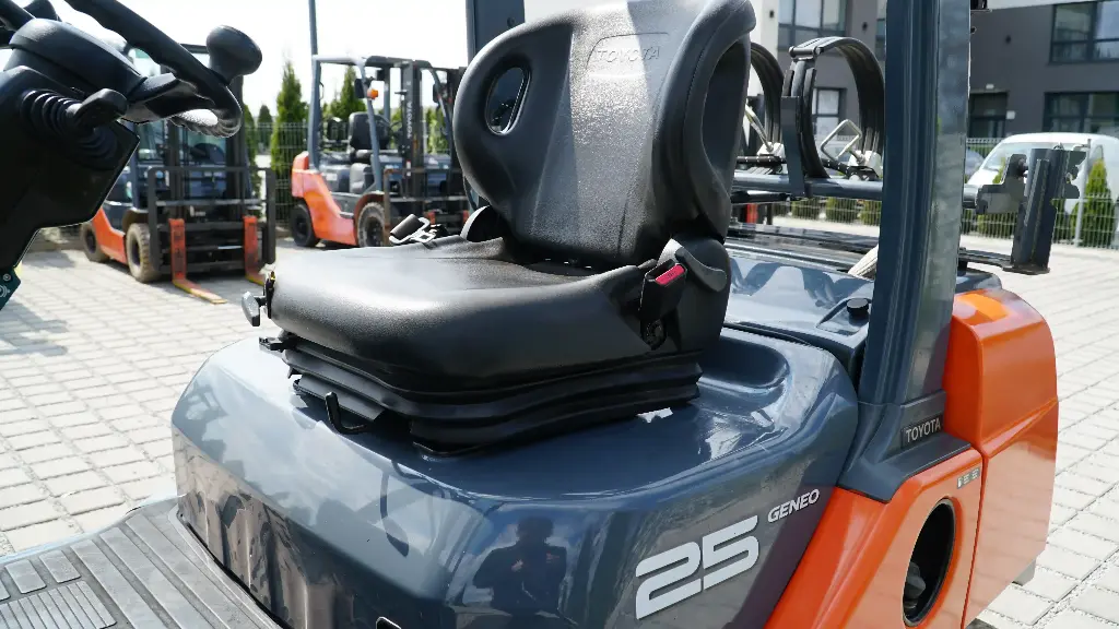 Wózek widłowy używany Toyota 02-8FG25 /#912/