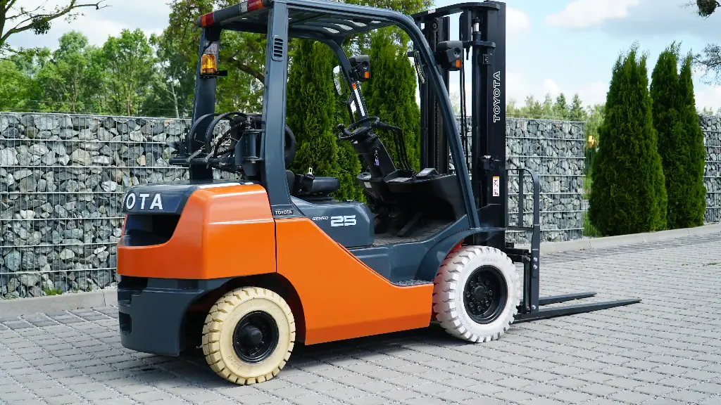 Wózek widłowy używany Toyota 02-8FG25 /#609/