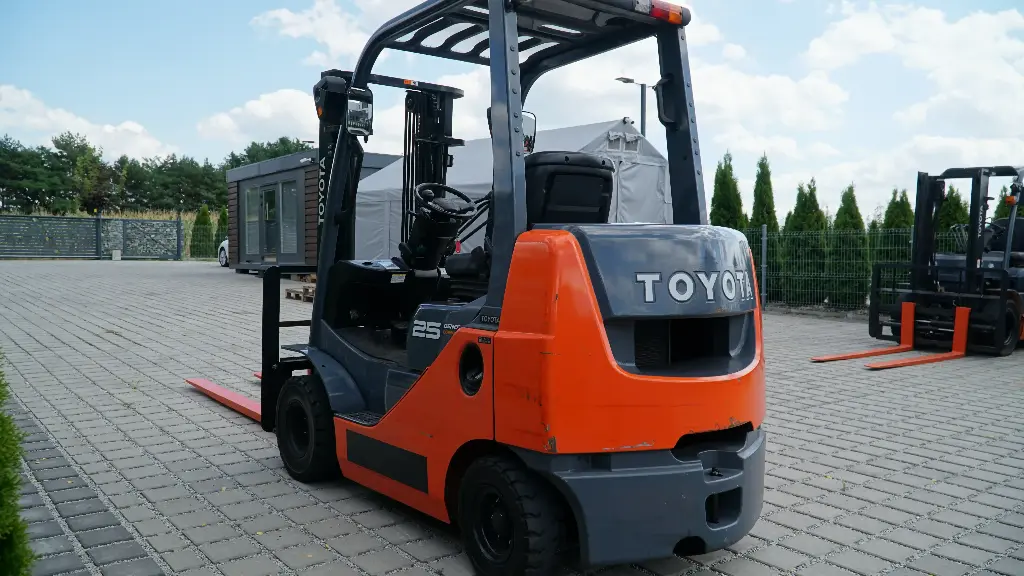 Wózek widłowy używany Toyota  02-8FGK25 /#1304/
