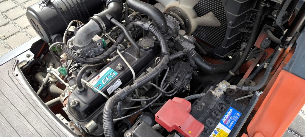 Wózek widłowy używany Toyota 02-8FG25