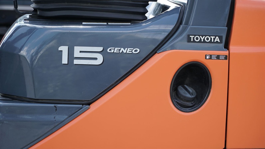 Wózek widłowy używany Toyota 02-8FG15