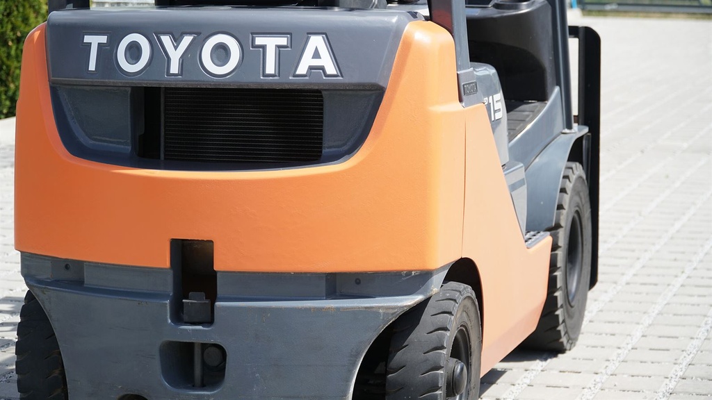Wózek widłowy używany Toyota 02-8FG15