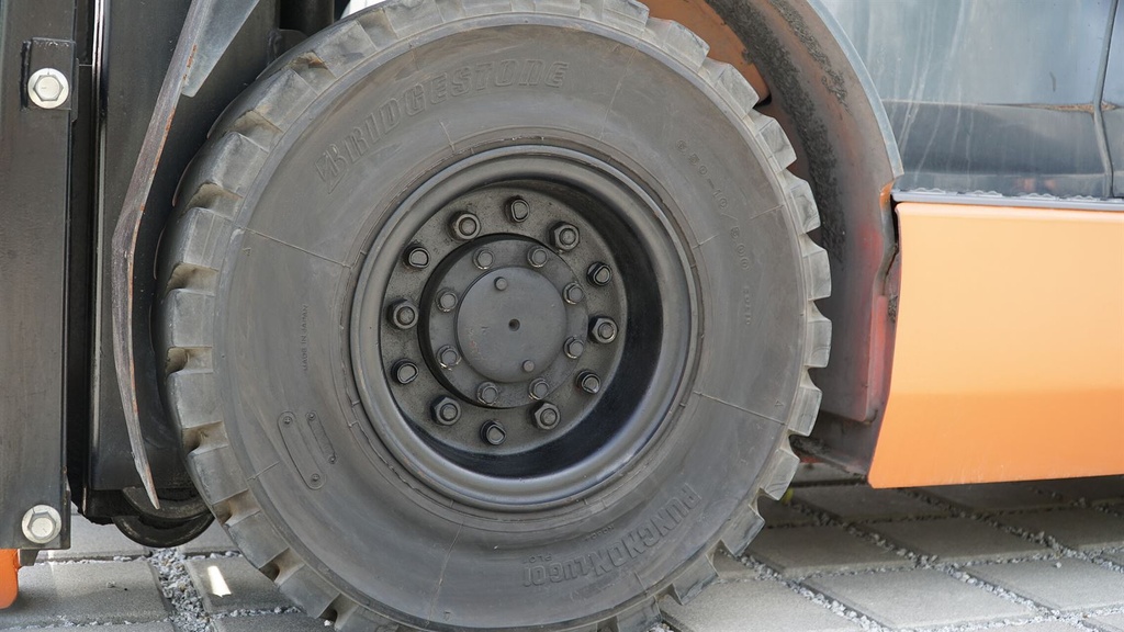 Wózek widłowy używany Toyota 02-8FG15