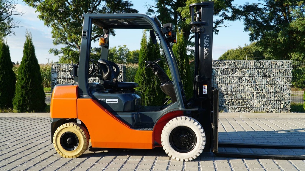 Použitý Vysokozdvižný Vozík Toyota 02-8FG25 /#609/