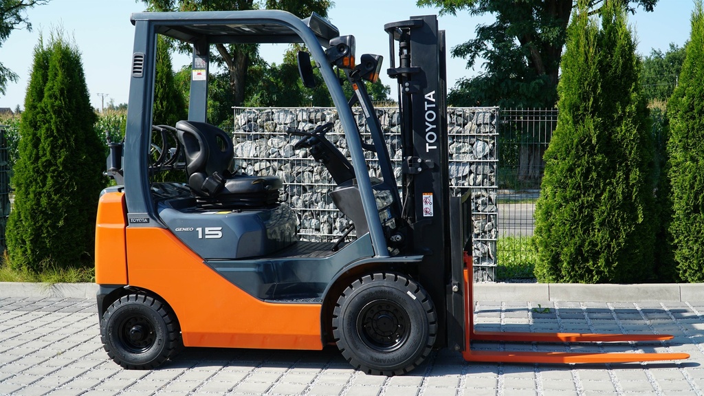 Wózek Widłowy Używany Toyota  02-8FGL15 /#607/